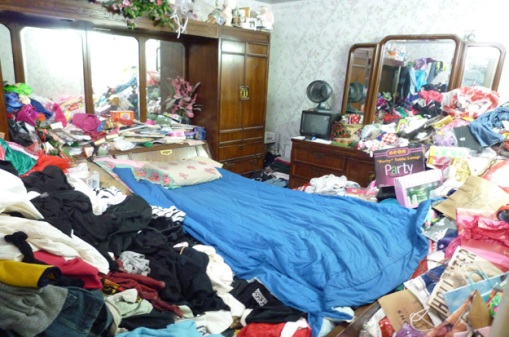 hoarder bedroom